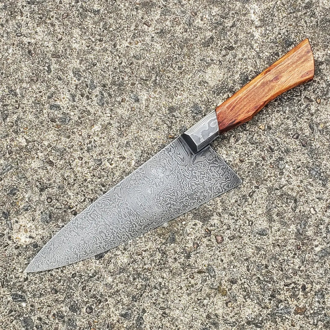 Random pattern integral damascus western chef